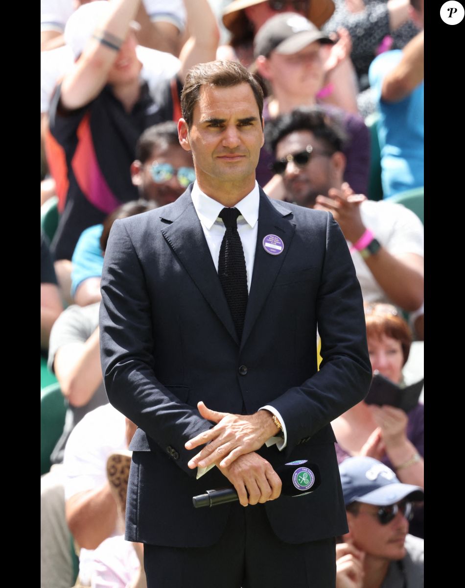 Roger Federer - Les légendes du tennis fêtent le 100 ème anniversaire du Centre Court du tournoi de Wimbledon, en marge du championnat. Londres. Le 3 juillet 2022.