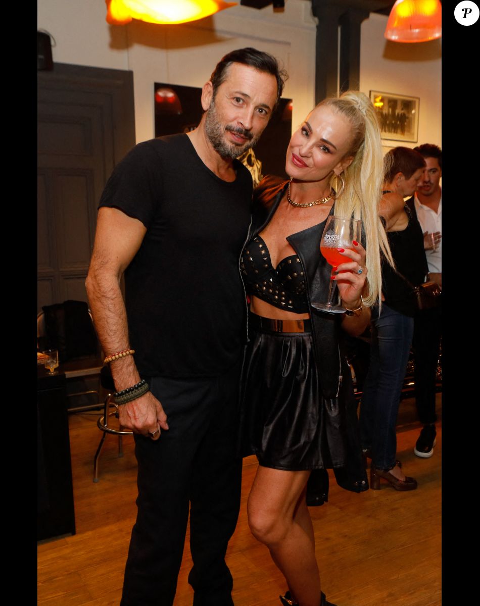 Mickaël Cohen et Dj Drey Key - Soirée de présentation des nouveautés de la marque Harley Davidson au showroom Beaumarchais à Paris, France, le 22 septembre 2022. © Christophe Clovis/Bestimage