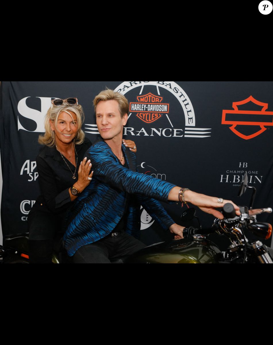 Caroline Margueridon et François-Xavier Renou (Fransoa) - Soirée de présentation des nouveautés de la marque Harley Davidson au showroom Beaumarchais à Paris, France, le 22 septembre 2022. © Christophe Clovis/Bestimage