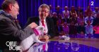 Petit accrochage entre Jean-Luc Mélanchon et Jean-Paul Rouve à cause du chien de l'acteur dans "Quelle époque !" sur France 2.