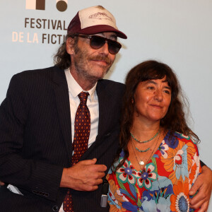 Romane Bohringer et Philippe Rebbot sont séparés mais cohabitent ensemble à Montreuil. La fille de Richard Bohringer, en couple, se confie sur son "sépartement" en toute sincérité.