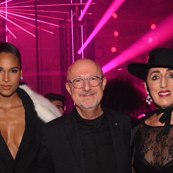 Cindy Bruna, Sandro Veronesi et Rossy de Palma - Soirée Calzedonia "Calzedomania" au Palais Brongniart à Paris, pendant la Fashion Week femme printemps/été 2023. Le 26 septembre 2022. © Rachid Bellak / Bestimage