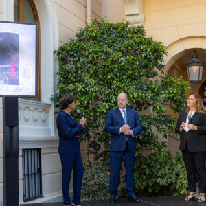 La princesse Stéphanie de Monaco, le prince Albert II de Monaco et guest lors de la conférence de présentation des célébrations du centenaire de la naissance du Prince Rainier III de Monaco au Palais de Monaco, le 28 septembre 2022. La Princesse Stéphanie sera en charge, avec le Prince Albert II, des événements qui se dérouleront en 2023. De nombreuses personnalités monégasques font également partie du comité d'organisation. © Olivier Huitel/Pool Restreint Monaco/Bestimage 