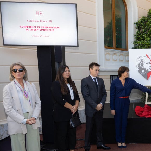 La princesse Caroline de Hanovre, Marie Ducruet, Louis Ducruet, la princesse Stéphanie de Monaco, le prince Albert II de Monaco, la princesse Charlène de Monaco et Camille Gottlieb lors de la conférence de présentation des célébrations du centenaire de la naissance du Prince Rainier III de Monaco au Palais de Monaco, le 28 septembre 2022. La Princesse Stéphanie sera en charge, avec le Prince Albert II, des événements qui se dérouleront en 2023. De nombreuses personnalités monégasques font également partie du comité d'organisation. © Olivier Huitel/Pool Restreint Monaco/Bestimage 
