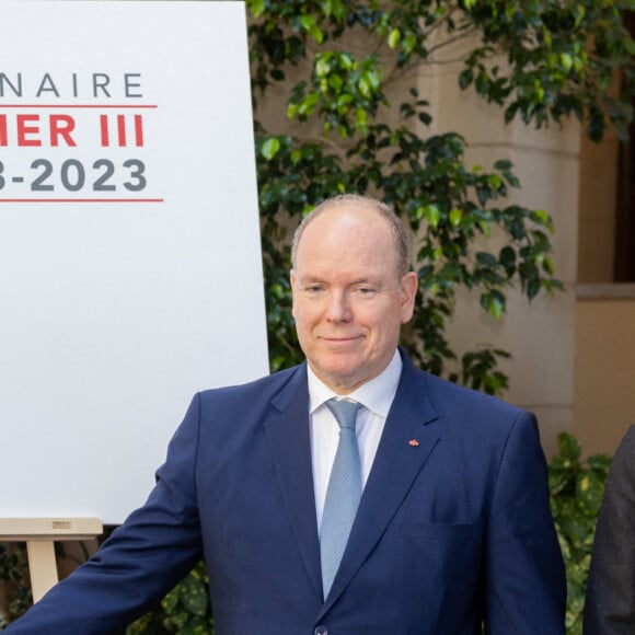 La princesse Stéphanie de Monaco et le prince Albert II de Monaco lors de la conférence de présentation des célébrations du centenaire de la naissance du Prince Rainier III de Monaco au Palais de Monaco, le 28 septembre 2022. La Princesse Stéphanie sera en charge, avec le Prince Albert II, des événements qui se dérouleront en 2023. De nombreuses personnalités monégasques font également partie du comité d'organisation. © Olivier Huitel/Pool Restreint Monaco/Bestimage 