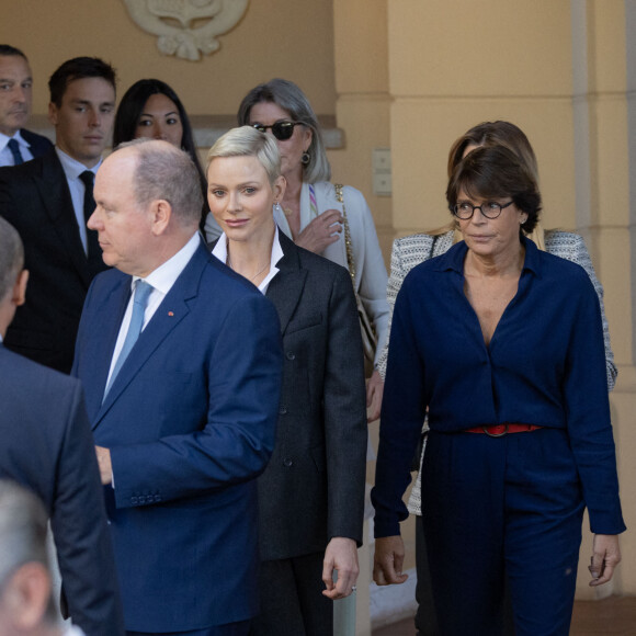 La princesse Caroline de Hanovre, Marie Ducruet, Louis Ducruet, la princesse Stéphanie de Monaco, le prince Albert II de Monaco, la princesse Charlène de Monaco et Camille Gottlieb lors de la conférence de présentation des célébrations du centenaire de la naissance du Prince Rainier III de Monaco au Palais de Monaco, le 28 septembre 2022. La Princesse Stéphanie sera en charge, avec le Prince Albert II, des événements qui se dérouleront en 2023. De nombreuses personnalités monégasques font également partie du comité d'organisation. © Olivier Huitel/Pool Restreint Monaco/Bestimage 