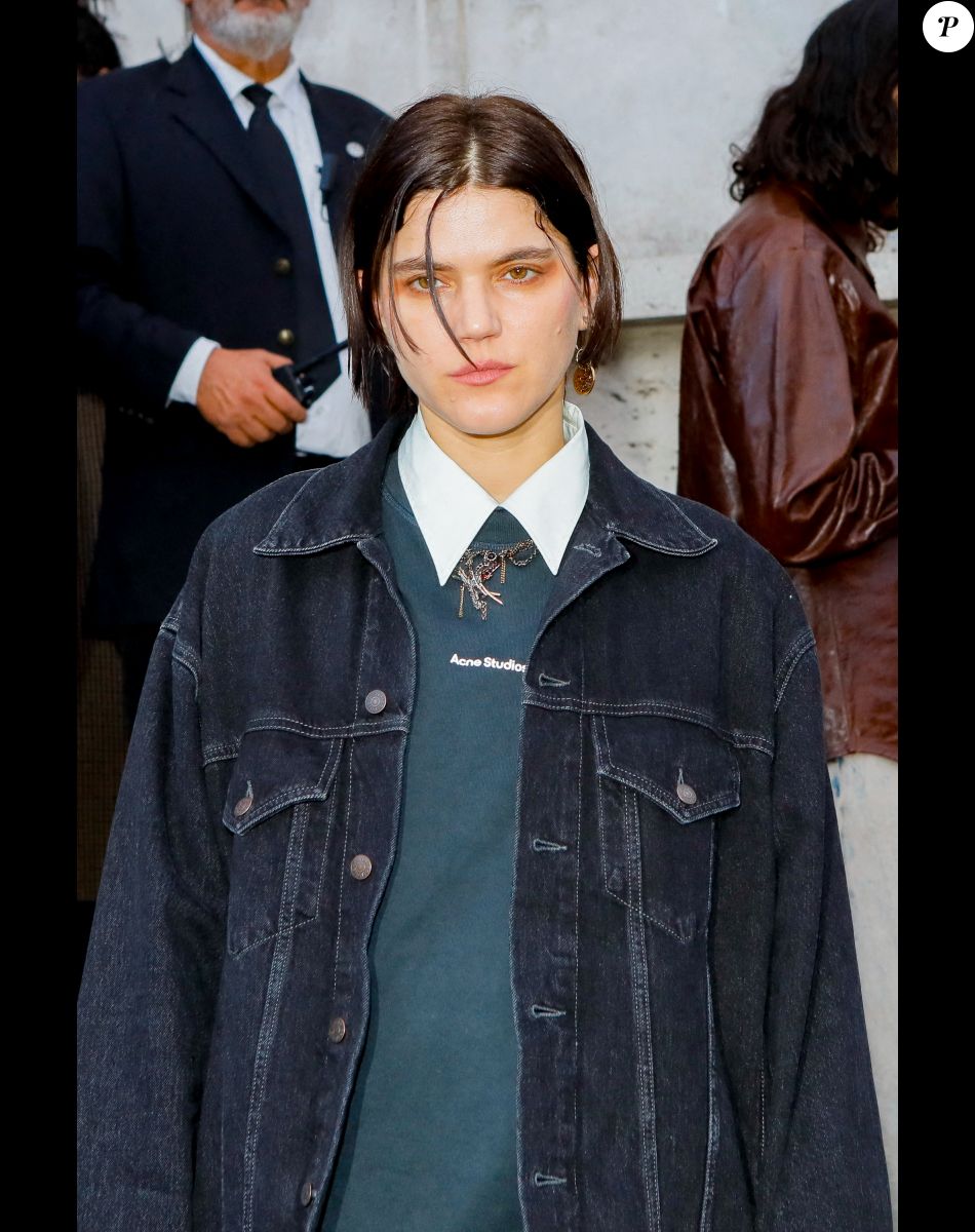 Soko - Arrivées au défilé Acne Studios Collection Femme Prêt-à-porter Printemps/Eté 2023 lors de la Fashion Week de Paris, France, le 28 septembre 2022. © Veeren-Clovis/Bestimage