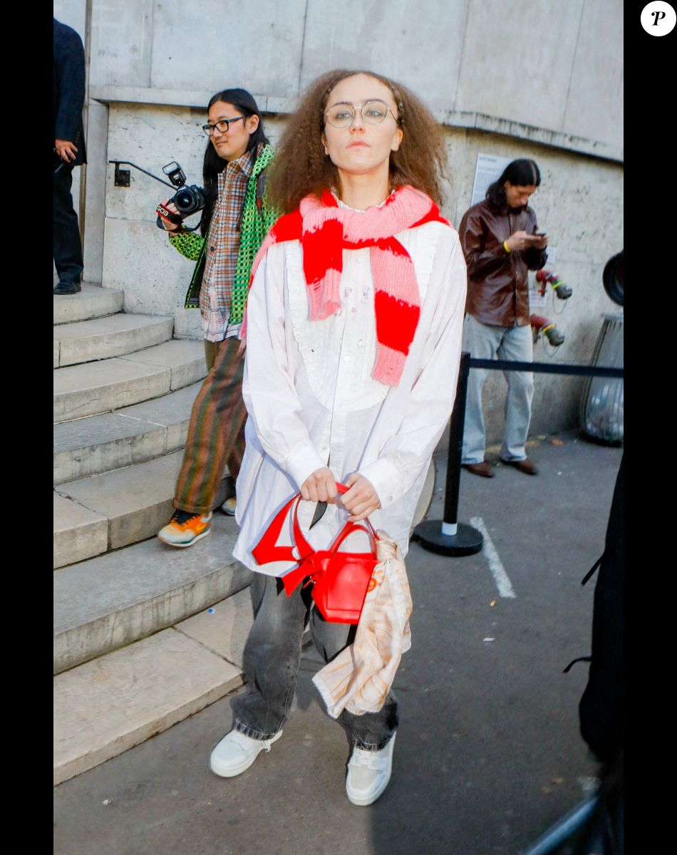 Ella Hemoff - Arrivées au défilé Acne Studios Collection Femme Prêt-à-porter Printemps/Eté 2023 lors de la Fashion Week de Paris, France, le 28 septembre 2022. © Veeren-Clovis/Bestimage