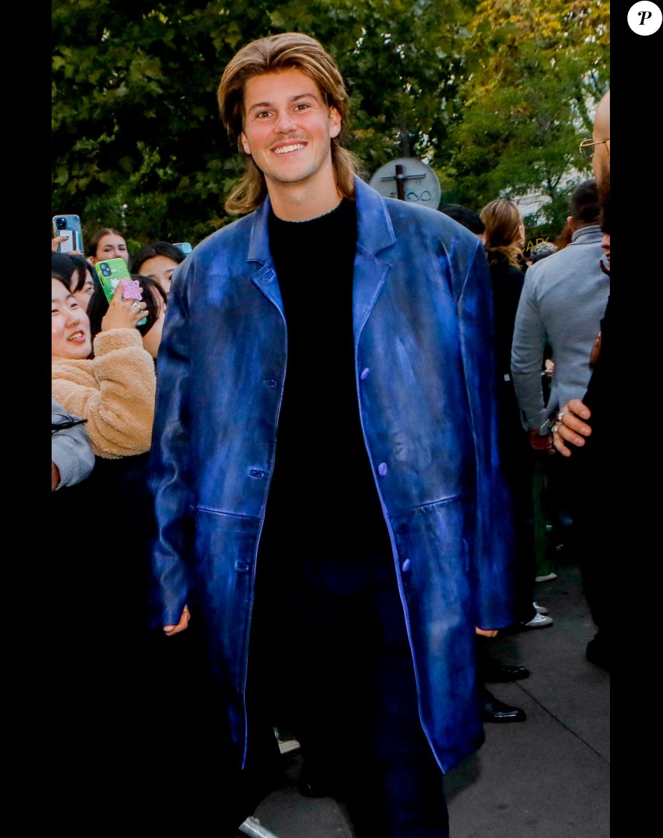 Ruel - Arrivées au défilé Acne Studios Collection Femme Prêt-à-porter Printemps/Eté 2023 lors de la Fashion Week de Paris, France, le 28 septembre 2022. © Veeren-Clovis/Bestimage