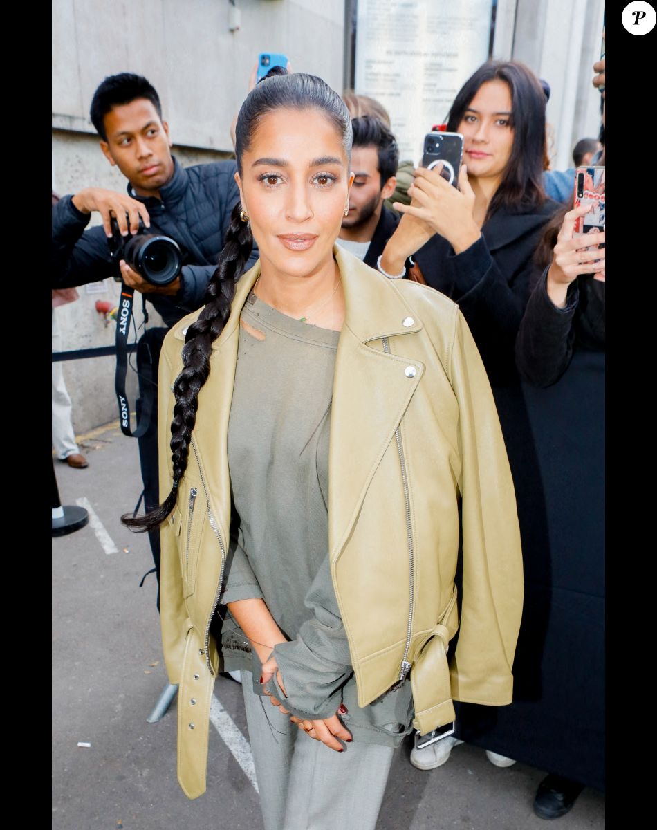 Leïla Bekhti - Arrivées au défilé Acne Studios Collection Femme Prêt-à-porter Printemps/Eté 2023 lors de la Fashion Week de Paris, France, le 28 septembre 2022. © Veeren-Clovis/Bestimage