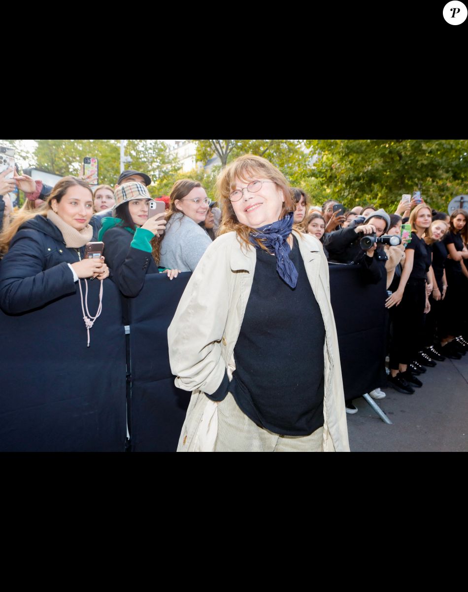 Jane Birkin - Arrivées au défilé Acne Studios Collection Femme Prêt-à-porter Printemps/Eté 2023 lors de la Fashion Week de Paris, France, le 28 septembre 2022. © Veeren-Clovis/Bestimage