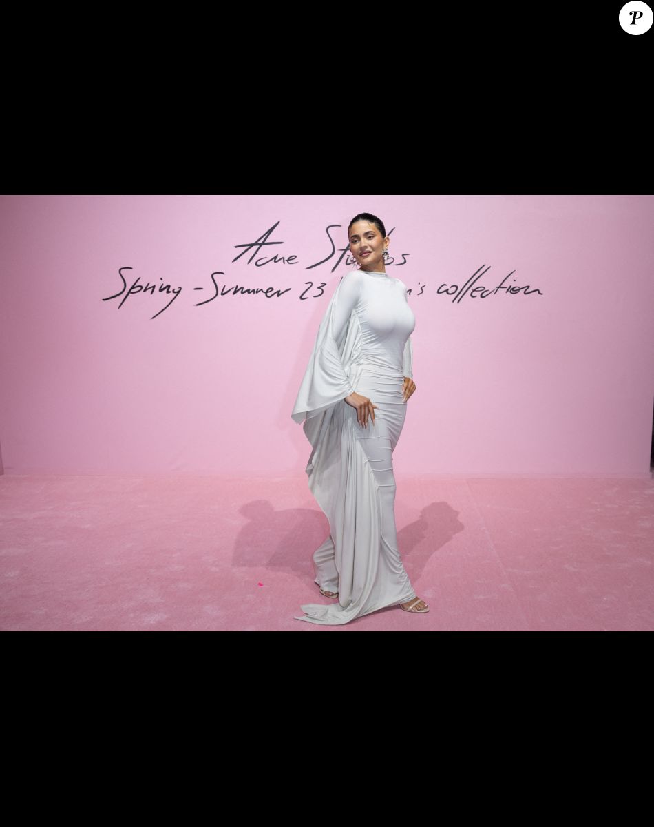 Kylie Jenner - Photocall du défilé de mode prêt-à-porter printemps-été 2023 Femmes "Acne Studios" lors de la fashion week de Paris. Le 28 septembre 2022 © Olivier Borde / Bestimage