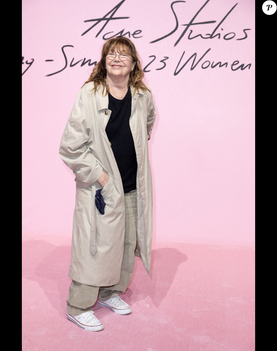 Jane Birkin - Photocall du défilé de mode prêt-à-porter printemps-été 2023 Femmes "Acne Studios" lors de la fashion week de Paris. Le 28 septembre 2022 © Olivier Borde / Bestimage