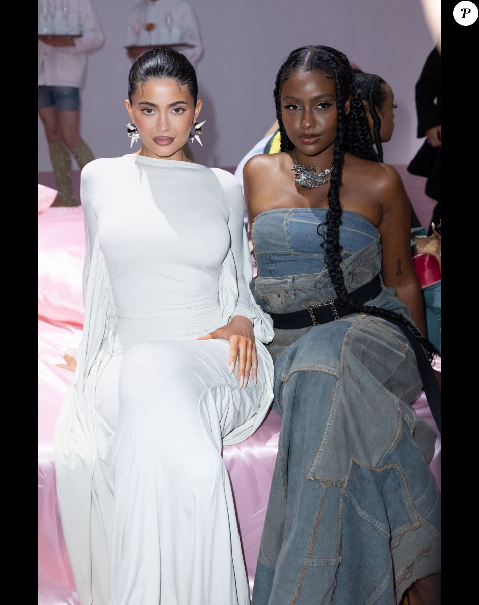 Kylie Jenner, Justine Skye - Photocall du défilé de mode prêt-à-porter printemps-été 2023 Femmes "Acne Studios" lors de la fashion week de Paris. Le 28 septembre 2022 © Olivier Borde / Bestimage