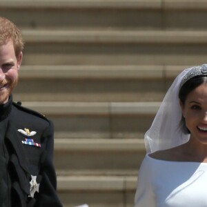 La duchesse Meghan de Sussex (Meghan Markle) dans sa robe Givenchy, dessinée par Clare Waight Keller, lors de son mariage avec le prince Harry le 19 mai 2018 à Windsor.