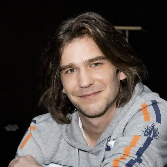 Exclusif - Amaury Vassili - Enregistrement de l'émission "Olympiascope", présentée par B.Montiel et diffusée le 2 octobre sur Olympia TV, une chaîne du groupe Canal+ et en replay sur myCANAL. Le 3 mars 2022 © Jack Tribeca / Bestimage 