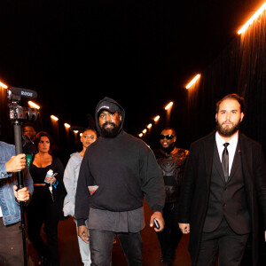 Exclusif - Kanye West (Ye) - Photocall du défilé Balenciaga, Collection Femme Prêt-à-porter Printemps/Eté 2023, lors de la Fashion Week de Paris. Le 2 octobre 2022. @ Da Silva-Perusseau/Bestimage