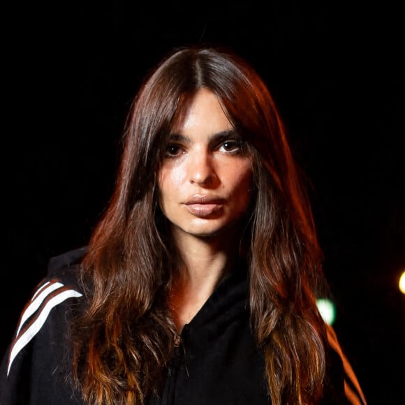 Exclusif - Emily Ratajkowski - Photocall du défilé Balenciaga, Collection Femme Prêt-à-porter Printemps/Eté 2023, lors de la Fashion Week de Paris. Le 2 octobre 2022. @ Da Silva-Perusseau/Bestimage