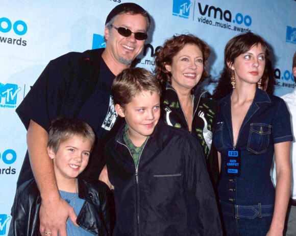 Tim Robbins et Susan Sarandon en famille en 2000