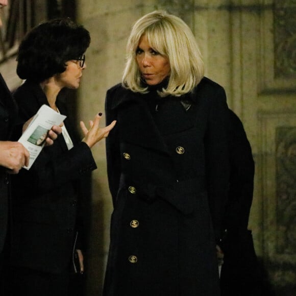 Rachida Dati, Brigitte Macron - Hommage à Charlotte Valandrey en l'église Saint François-Xavier à Paris le 6 octobre 2022. © Christophe Clovis/Bestimage