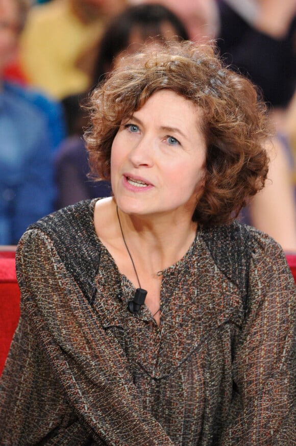 Marie Bunel - Enregistrement de l'emission "Vivement Dimanche" a Paris le 28 Novembre 2012. 