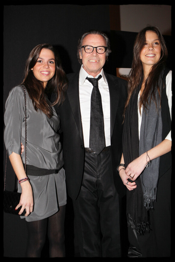 Michel Leeb avec ses filles Elsa et Fanny au festival international automobile à Paris en 2011