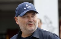 Cauet a-t-il embrassé une chanteuse de force ? "Je me sentais hyper mal..."
