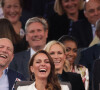 Ken Olisa, Mike Tindall, Kate Catherine Middleton, duchesse de Cambridge, Zara Tindall et la princesse Charlotte - La famille royale d'Angleterre lors du concert devant le palais de Buckingham à Londres, à l'occasion du jubilé de platine de la reine d'Angleterre. Le 4 juin 2022 