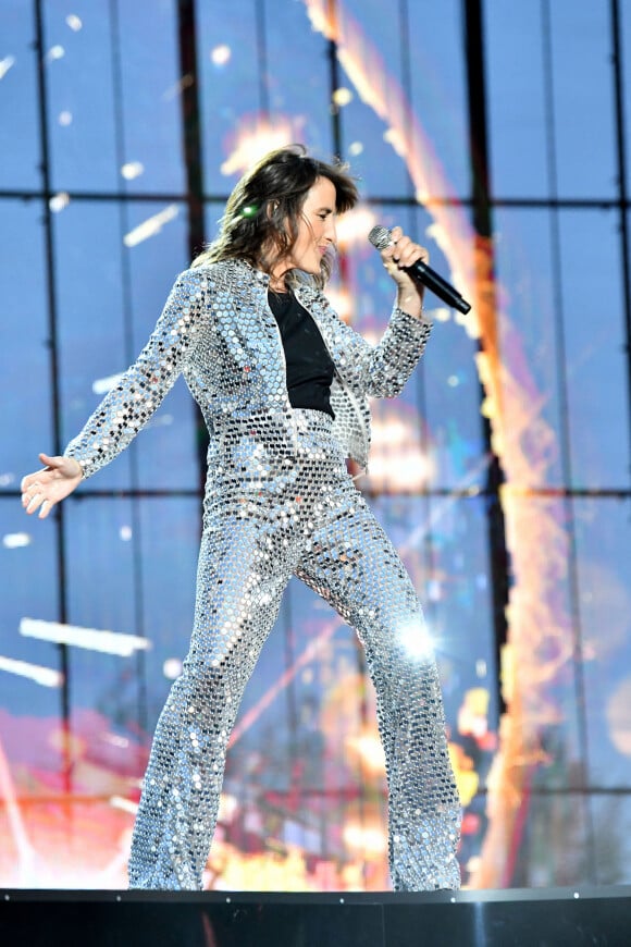 Juliette Armanet - Enregistrement de l'émission "La Chanson de l'Année 2022" à Toulon, diffusée le 4 juin sur TF1. © Bruno Bebert-Jean-René Santini / Bestimage 