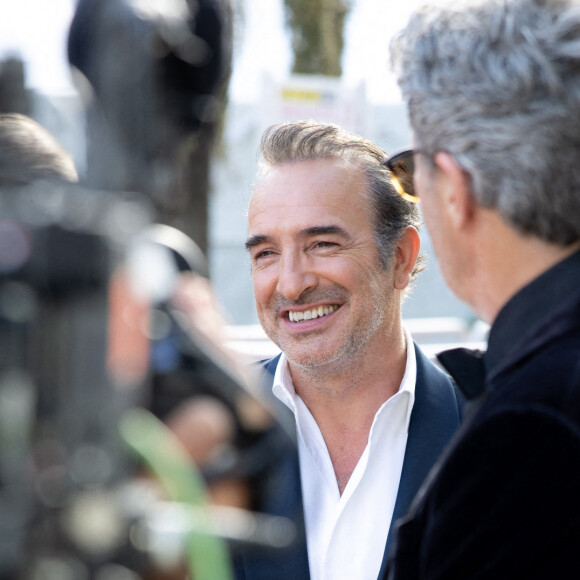 Jean Dujardin va endosser le rôle de Zorro pour une série qui sera diffusée sur France Télévisions