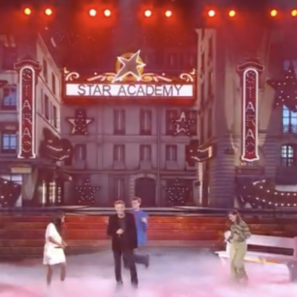 Julien Clerc fait un medley avec Paola, Anisha et Louis lors du prime de la "Star Academy" - Emission du 22 octobre 2022, TF1