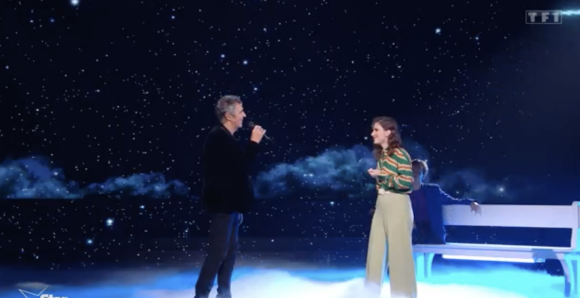 Julien Clerc fait un medley avec Paola, Anisha et Louis lors du prime de la "Star Academy" - Emission du 22 octobre 2022, TF1