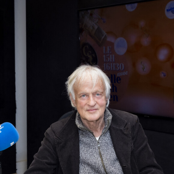 Exclusif - Le chanteur Dave lors de l'enregistrement de l'émission "CS Cohen" à Radio J à Paris. Le 20 avril 2022 © Jack Tribeca / Bestimage 