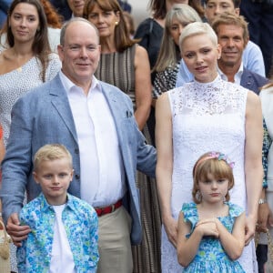 La princesse Charlene de Monaco, le prince Albert II de Monaco, le prince Jacques de Monaco, marquis des Baux, la princesse Gabriella de Monaco, comtesse de Carladès - La famille princière de Monaco lors du traditionnel Pique-nique "U Cavagnetu" des monégasques au parc princesse Antoinette à Monaco. © Olivier Huitel/Pool Monaco/Bestimage 