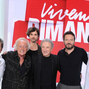 Exclusif - Francis Ginibre, Didier Barbelivien, David Jarre, Michel Drucker, Samuel Le Bihan et Eric Carriere - Enregistrement de l'émission "Vivement dimanche" au studio Gabriel, présentée par M.Drucker, diffusée sur France 3 le 23 octobre 2022. © Guillaume Gaffiot / Bestimage 