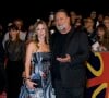 Russell Crowe, Britney Theriot - Russell Crowe et sa compagne Britney Theriot lors de la première de "Poker Face" lors du Rome Film Festival, le 16 octobre 2022. 