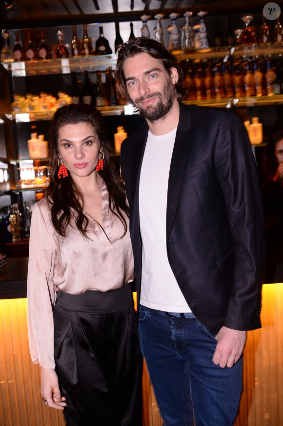 Camille Lacourt et sa compagne Alice Detollenaere (Miss Bourgogne 2010) dans les tribunes lors du match de championnat de Ligue 1 Conforama opposant le Paris Saint-Germain (PSG) aux Girondins de Bordeaux au Parc des Princes à Paris, France, le 23 février 2020. © Cyril Moreau/Bestimage 