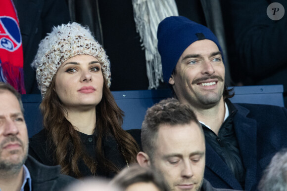 Camille Lacourt et sa compagne Alice Detollenaere (Miss Bourgogne 2010) dans les tribunes lors du match de championnat de Ligue 1 Conforama opposant le Paris Saint-Germain (PSG) aux Girondins de Bordeaux au Parc des Princes à Paris, France, le 23 février 2020. © Cyril Moreau/Bestimage 