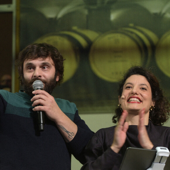 Pio Marmaï (pour l'Institut Curie), Jeanne Balibar (pour Solidarité Femmes) - Nouveau record lors de la 161e vente caritative des Hospices de Beaune : la pièce du président s'est vendue 800 000 euros, le 21 novembre 2021. 