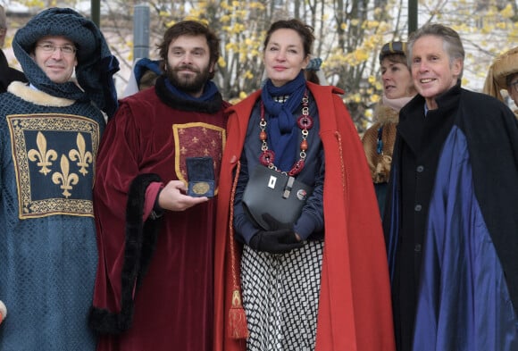 Pio Marmaï (pour l'Institut Curie), Jeanne Balibar (pour Solidarité Femmes) intronisés chanceliers de Beaune, le 21 novembre 2021.