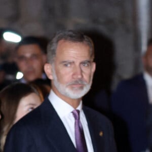 La reine Letizia et le roi Felipe VI d'Espagne à la sortie du concert de clôture du festival "XXX Musical Week" à Oviedo. Le 27 octobre 2022 