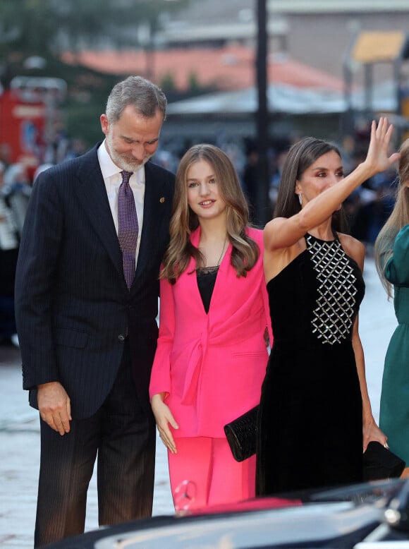 Le roi Felipe VI d'Espagne, la reine Letizia, la princesse Leonor à leur arrivée au concert de clôture du festival "XXX Musical Week" à Oviedo. Le 27 octobre 2022 
