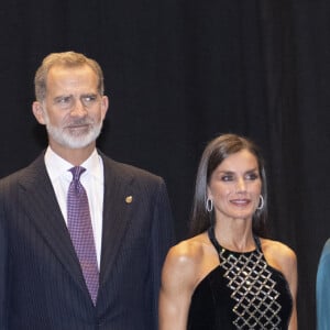 Le roi Felipe VI, la reine Letizia d'Espagne, la princesse Leonor et la princesse Sofia au concert de clôture du festival "XXX Musical Week" à Oviedo. Le 27 octobre 2022 