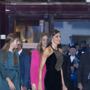 La reine Letizia d'Espagne, la princesse Sofia et la princesse Leonor au concert de clôture du festival "XXX Musical Week" à Oviedo. Le 27 octobre 2022 