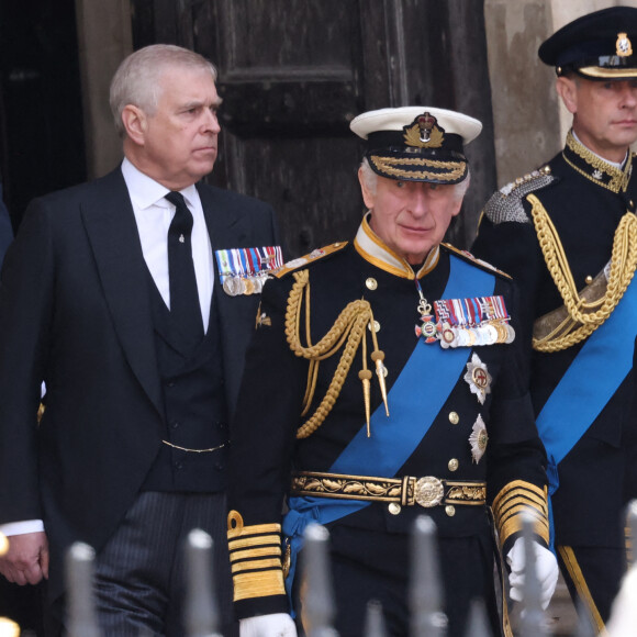 Le prince Andrew, duc d'York, le roi Charles III d'Angleterre, la princesse Anne, le prince Edward, comte de Wessex - Sorties du service funéraire à l'Abbaye de Westminster pour les funérailles d'Etat de la reine Elizabeth II d'Angleterre le 19 septembre 2022. 