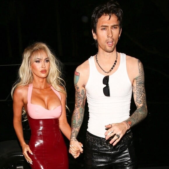 Megan Fox et Machine Gun Kelly (MGK), déguisés en Pamela Anderson et Tommy Lee, arrivent à la Fête d'Halloween Casamigos à Beverly Hills, États Unis le 28 Octobre 2022. 