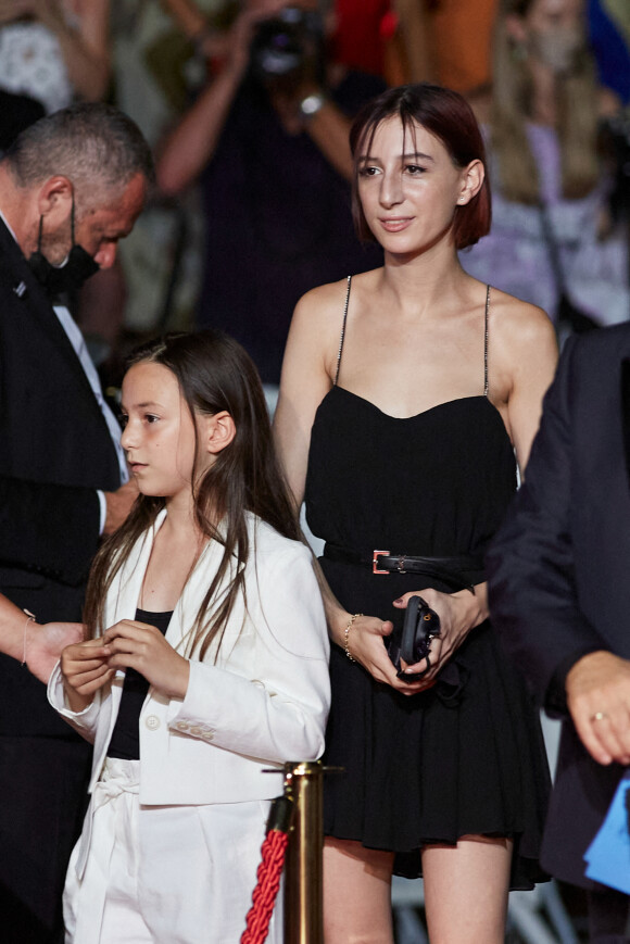 Alice et Joe Attal (les filles de Charlotte Gainsbourg) - Montée des marches du film "Jane par Charlotte" lors du 74ème Festival International du Film de Cannes. Le 7 juillet 2021 © Borde-Jacovides-Moreau / Bestimage