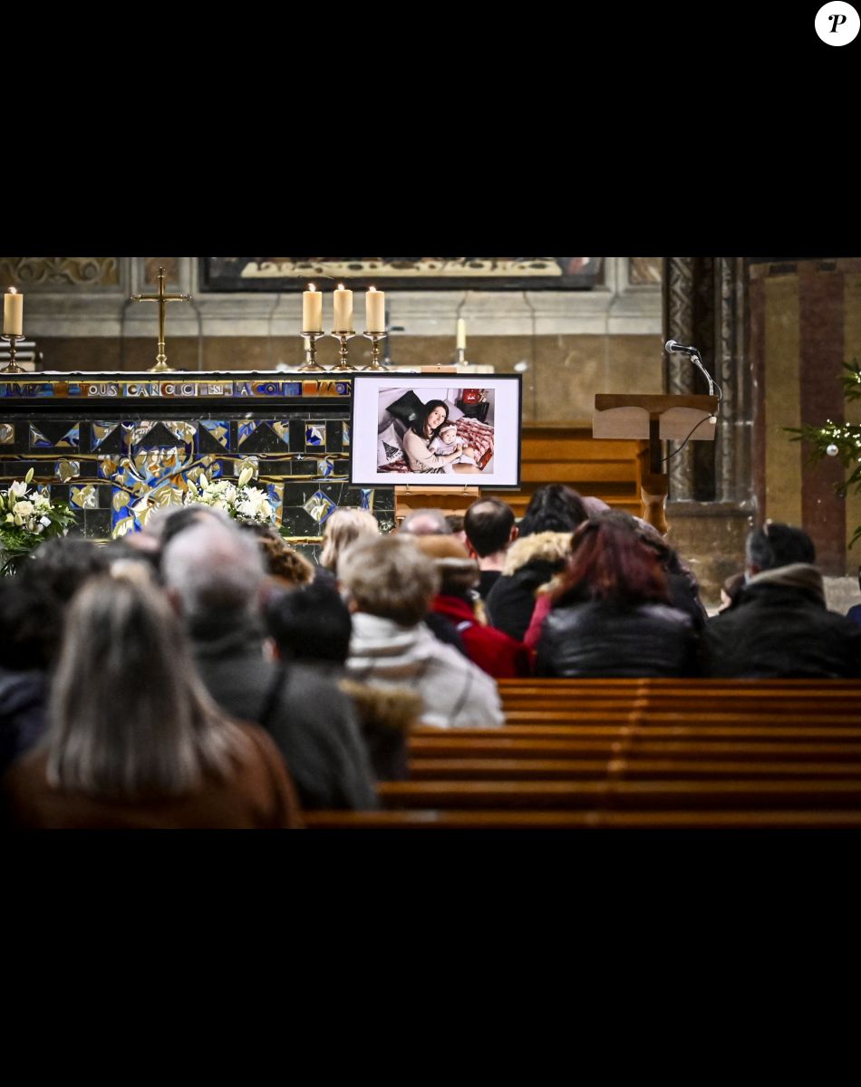 Un rassemblement religieux a lieu à la cathédrale d'Albi, France, le 8 janvier 2022, à l'initiative de la soeur et d'une amie de Delphine Jubillar. © Thierry Breton/Panoramic/Bestimage