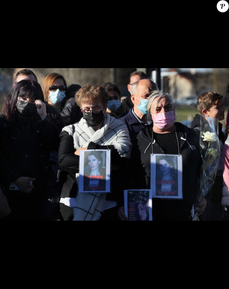 La famille et les proches se sont réunis pour une marche blanche en hommage à Delphine Jubillar, l'infirmière de 33 ans, disparue il y a un an, à Cagnac-les-Mines. Le 19 décembre 2021 © Patrick Bernard / Bestimage
