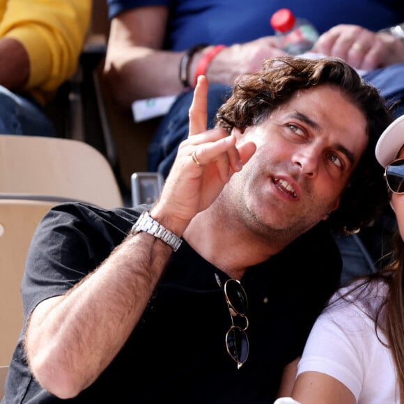 Joyce Jonathan et son compagnon Martial Paoli dans les tribunes lors des internationaux de France de Tennis de Roland Garros à Paris, le 2 juin 2022. © Dominique Jacovides/Bestimage 